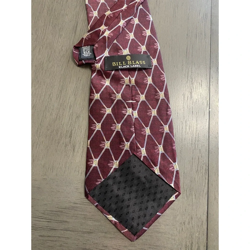 Bill Blass Black Label Mens Silk Necktie Burgundy Red Geometric Diamond‎ Tie